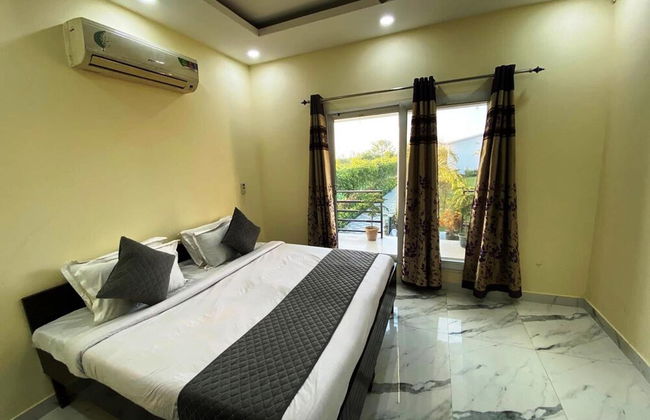 GoBravo 72 - 3BHK Farm with Pool & Garden Sec150 Noida - Foto 7