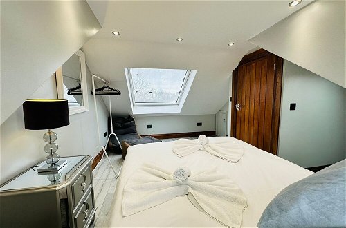 Foto 7 - Spacious 6 Bed House in Wembley