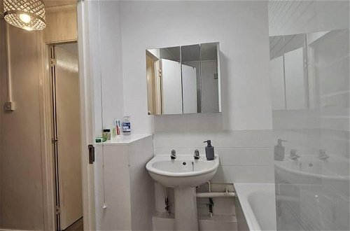Foto 7 - Stunning 1-bed Apartment in London
