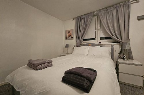 Foto 2 - Stunning 1-bed Apartment in London