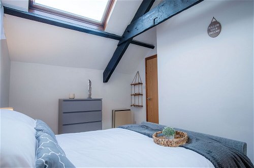 Photo 5 - Cosy At The Mews - 2 Bedroom Apartment - Tenby