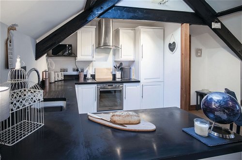Photo 17 - Cosy At The Mews - 2 Bedroom Apartment - Tenby