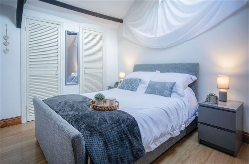 Photo 2 - Cosy At The Mews - 2 Bedroom Apartment - Tenby