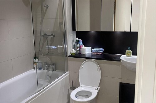 Foto 6 - Inviting 2-bed Apartment in London