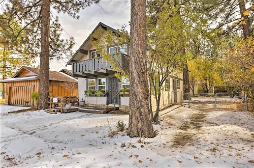 Foto 21 - Dreamy Big Bear Home w/ Wood Stove & Grill