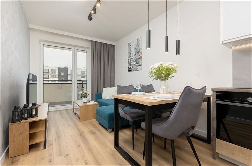 Foto 9 - Beautiful Blue Apartment by Renters