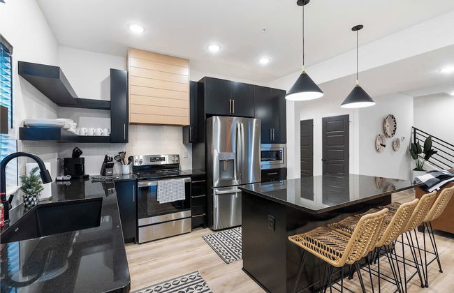 Rocky Shores Retreat - Indoor Pool Open - Photo 13