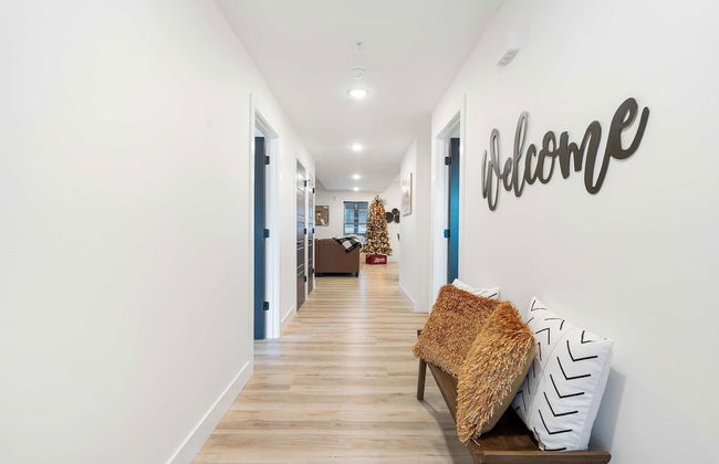 Rocky Shores Retreat - Indoor Pool Open - Photo 41