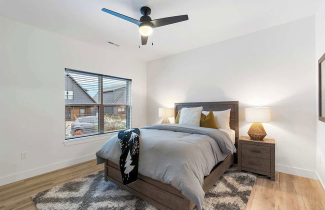 Rocky Shores Retreat - Indoor Pool Open - Photo 7