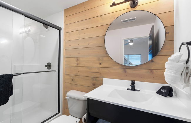 Rocky Shores Retreat - Indoor Pool Open - Photo 20