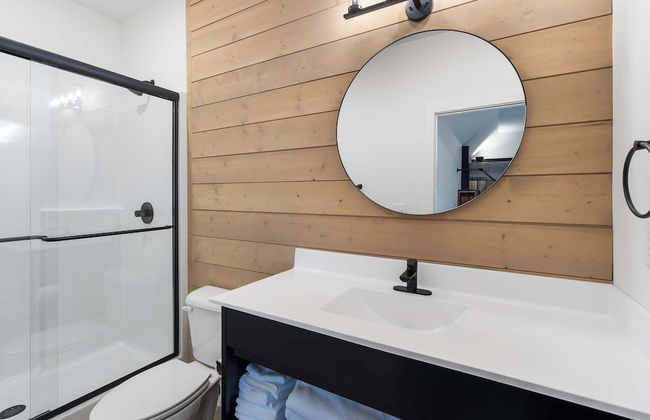 Rocky Shores Retreat - Indoor Pool Open - Photo 19