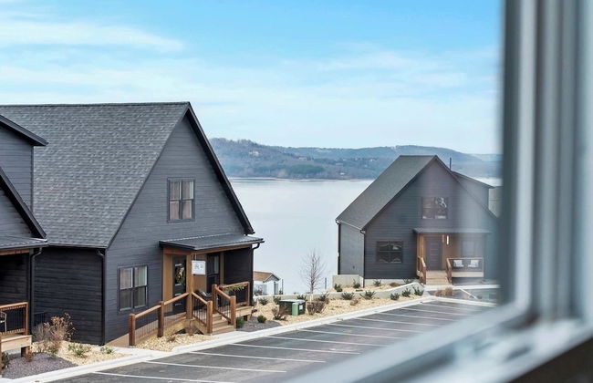 Rocky Shores Retreat - Indoor Pool Open - Photo 44