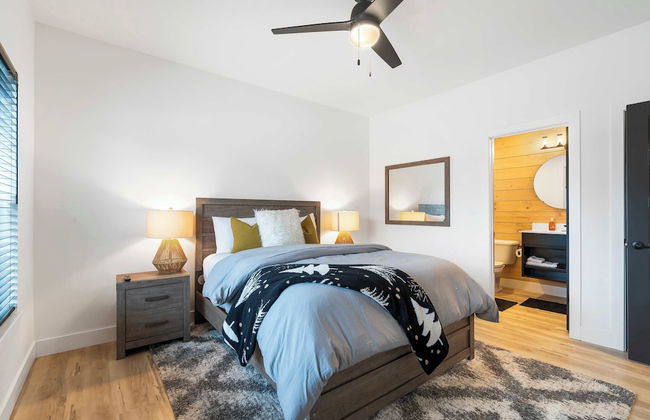 Rocky Shores Retreat - Indoor Pool Open - Photo 6