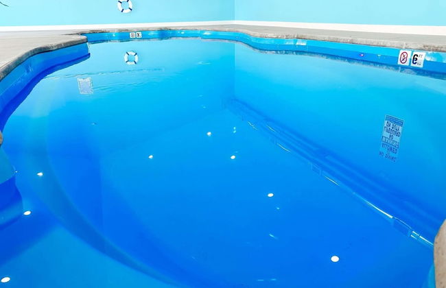 Rocky Shores Retreat - Indoor Pool Open - Photo 1