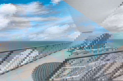 Foto 1 - Luxury Living on the Beach w/ Resort Amenities!