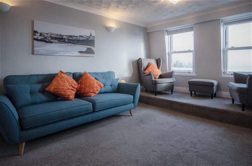 Photo 21 - North Beach Heights - 2 Bedroom Penthouse - Tenby
