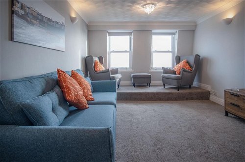 Photo 33 - North Beach Heights - 2 Bedroom Penthouse - Tenby
