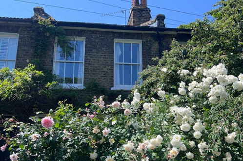 Photo 24 - Picturesque 2BD House - Heart of Stepney Green