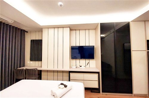 Photo 2 - Nice And Homey Studio At Mataram City Apartment