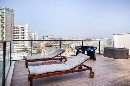 Photo 21 - Top Penthouse & Jacuzzi On The Beach