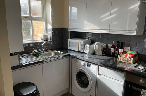 Photo 14 - Stylish 1-bed Apt Near Uni of East London Beckton