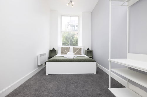 Photo 2 - JOIVY Glamorous1-Bed Flat Overlooking Grassmarket