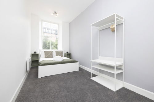 Foto 5 - JOIVY Glamorous1-Bed Flat Overlooking Grassmarket