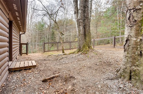 Foto 17 - Peaceful Warne Cabin: Fenced Yard & Screened Porch