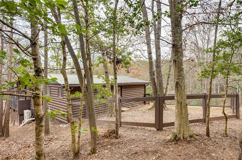 Foto 21 - Peaceful Warne Cabin: Fenced Yard & Screened Porch