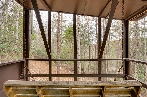 Foto 18 - Peaceful Warne Cabin: Fenced Yard & Screened Porch