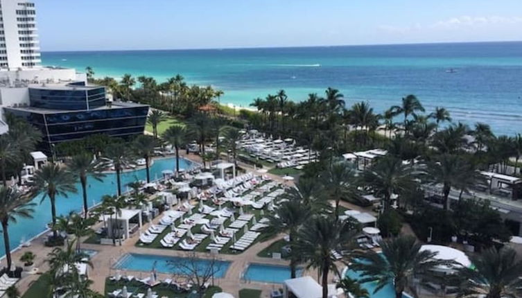 Foto 1 - FontaineBleau Resort Pool & Ocean View