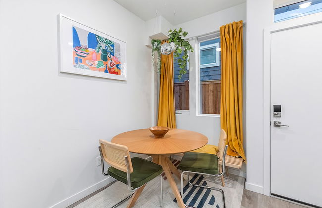 Cozy Oasis in the heart of Capitol Hill - Photo 10