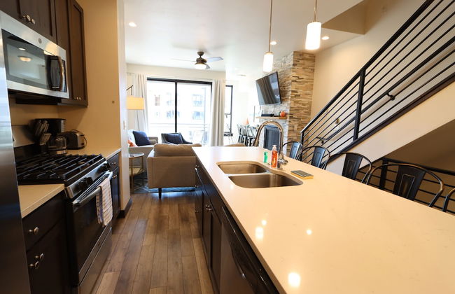 Arrow Luxury Rooftop Shopping and More! - Foto 15
