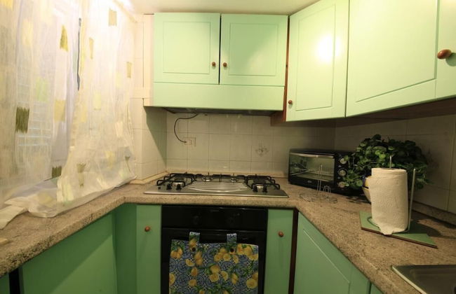 Dolls House Holiday Home - Photo 11