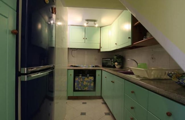 Dolls House Holiday Home - Photo 10
