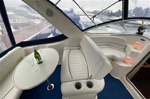 Photo 28 - Stunning 2-bed Boat in Dreverna