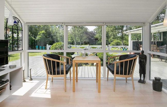 Elegant Holiday Home in Jerup near Sea - Photo 4