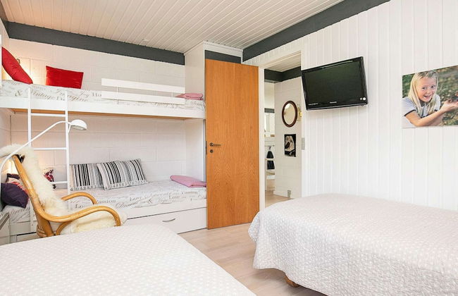 Elegant Holiday Home in Jerup near Sea - Photo 7