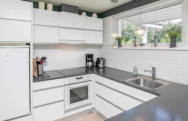 Elegant Holiday Home in Jerup near Sea - Photo 5