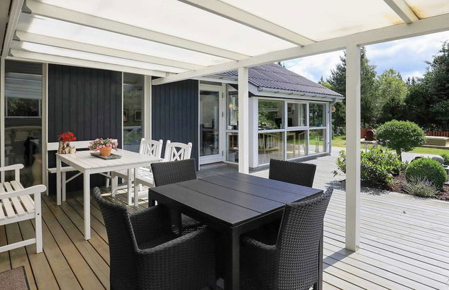 Elegant Holiday Home in Jerup near Sea - Photo 22