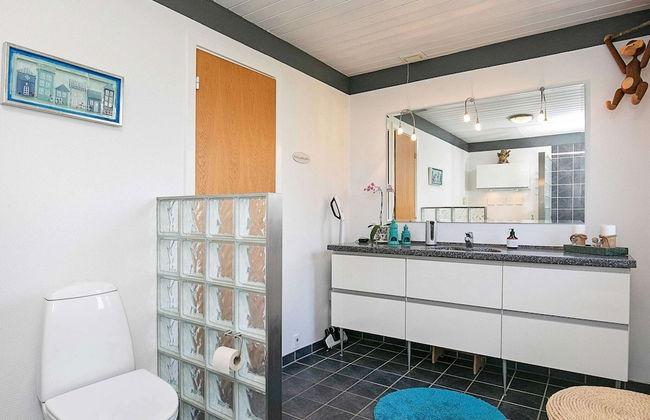 Elegant Holiday Home in Jerup near Sea - Photo 9