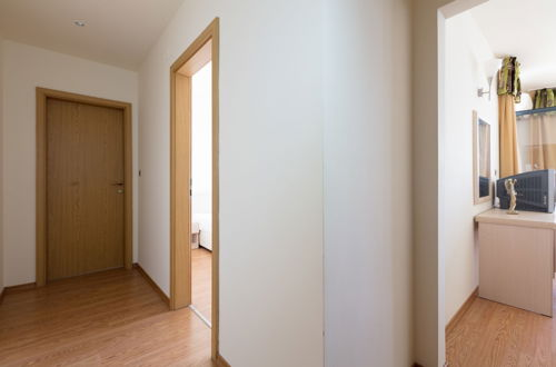 Photo 10 - Two Bedroom Apartment with Balcony