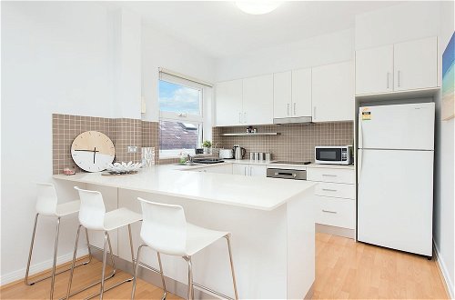 Photo 4 - Central Bondi Apartment New H321