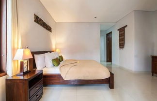 Photo 3 - SMV - garden - 8-BR · 8BR Garden Villa Walk to Beach and Shops Legian