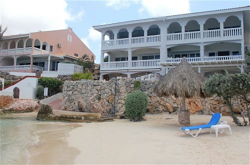 Foto 19 - Sea-view Apartment in Mambo Beach Near Seaaquarium