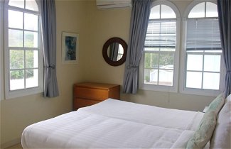 Foto 3 - Sea-view Apartment in Mambo Beach Near Seaaquarium