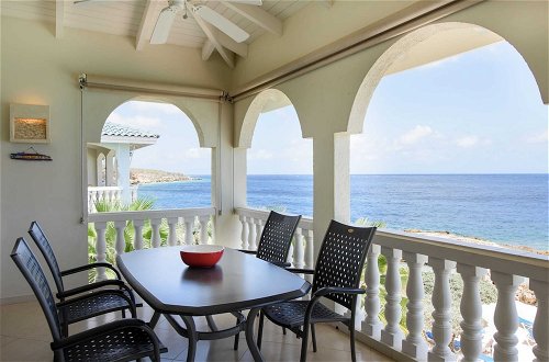 Foto 16 - Sea-view Apartment in Mambo Beach Near Seaaquarium