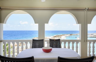 Photo 1 - Sea-view Apartment in Mambo Beach Near Seaaquarium