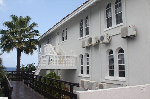 Photo 20 - Sea-view Apartment in Mambo Beach Near Seaaquarium