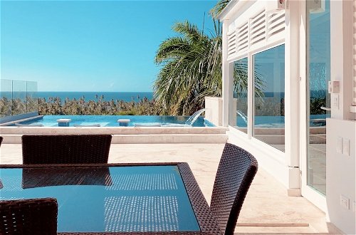 Foto 27 - Modern 7 Bedrooms Villa on Private Beach Access